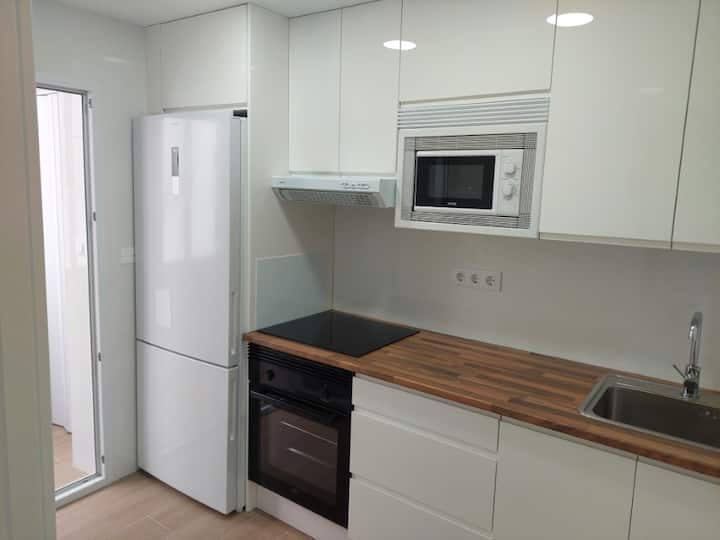 Piso Nuevo Con Balcón Y 4 Aires Acondicionados - Almería