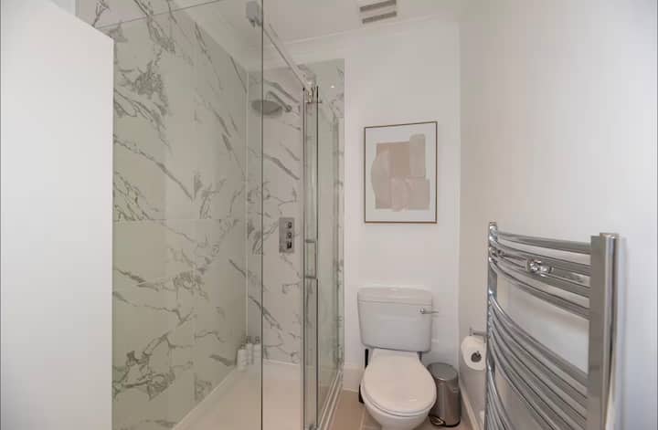 The Apartment, photo 17