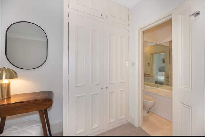 The Apartment, photo 23