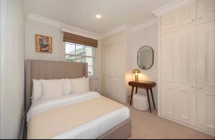 The Apartment, photo 15