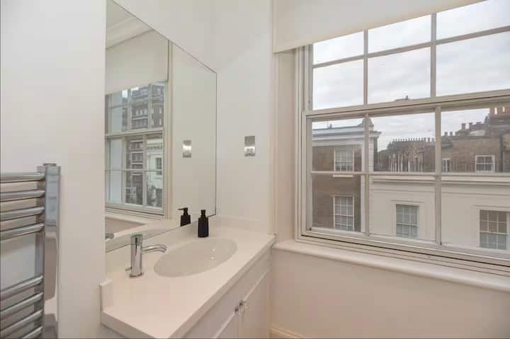 The Apartment, photo 20