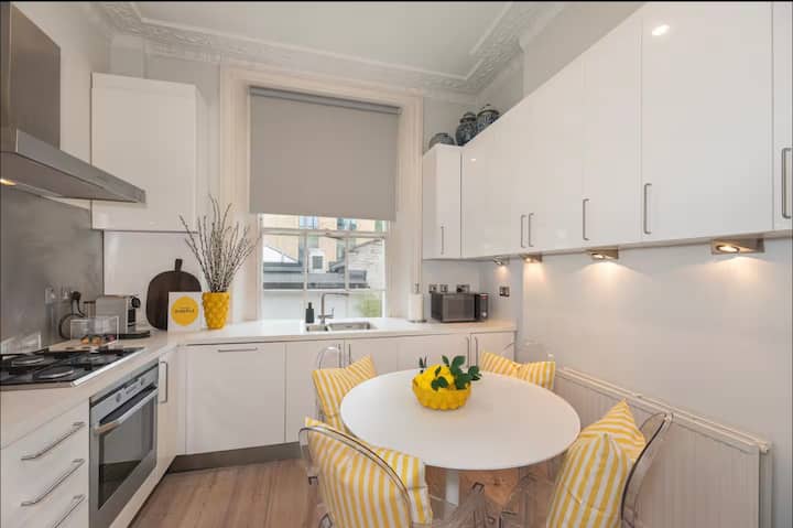 The Apartment, photo 2