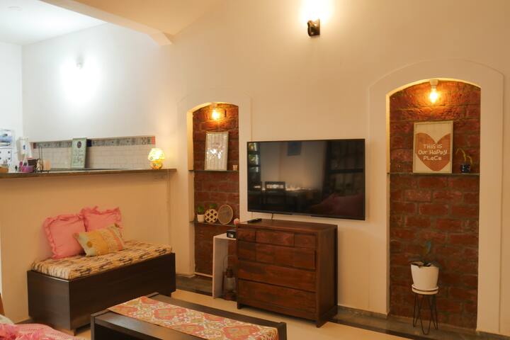 Living room image 5