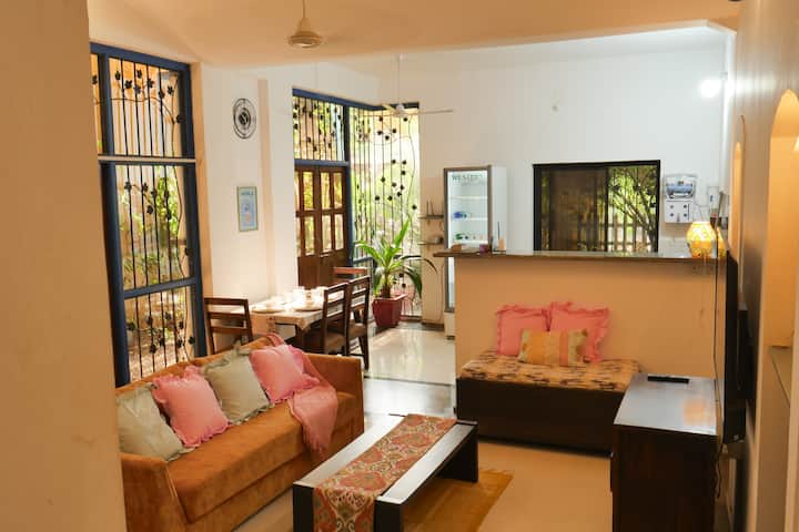 Living room image 6