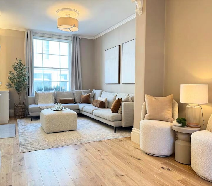 The Maisonette, photo 2