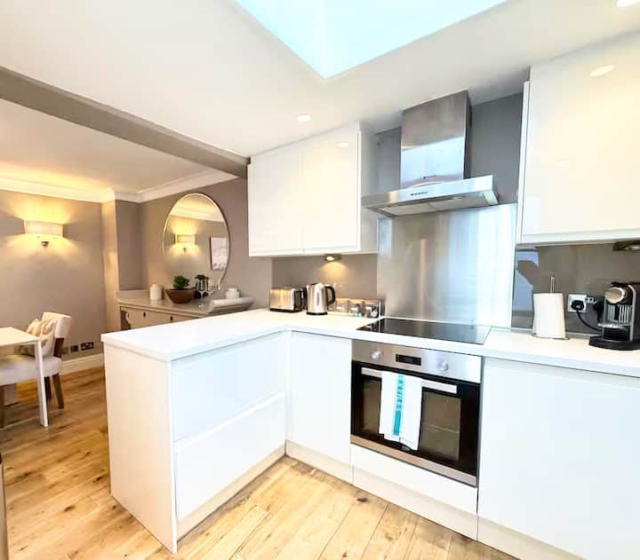 The Maisonette, photo 17