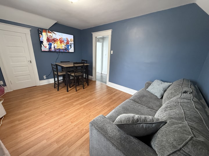 Budget-friendly 2br Stay W/ Kitchen - Leamington