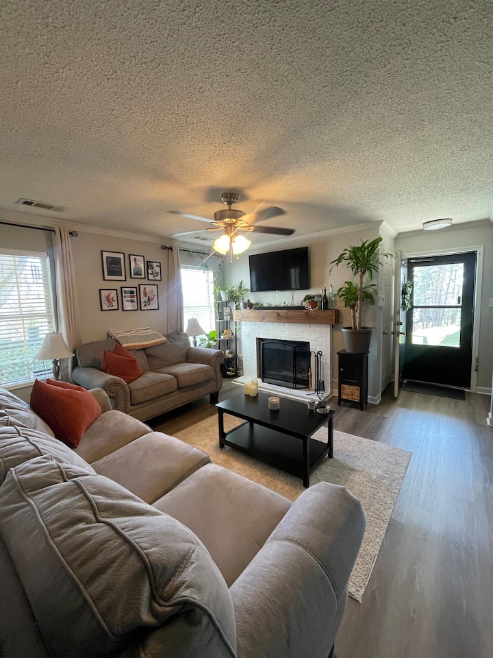 Cozy Quiet Condo - Hoover, AL
