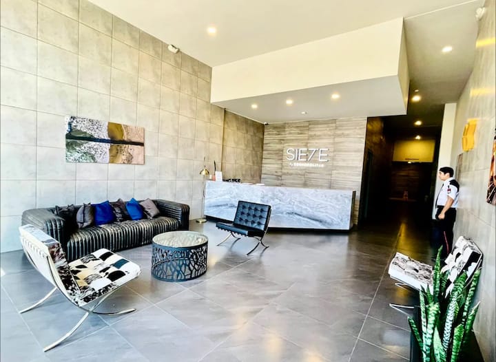 Luxury High-floor Suite W/ Views & Top Amenities - インペリアル・ビーチ, CA