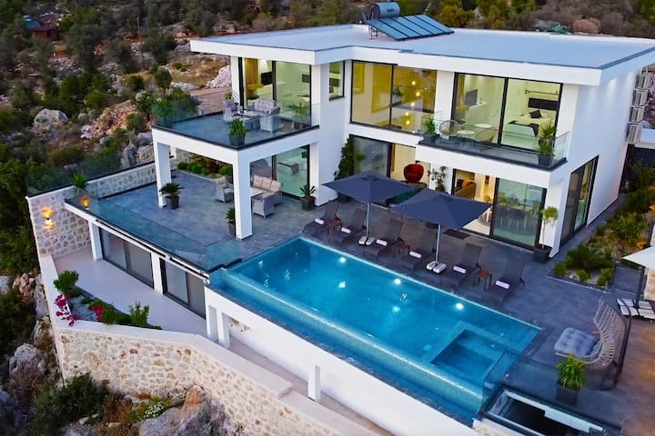 ÖZel Havuzlu Oyun Odalı 6 Kişilik Jakuzili Villa - Turquie