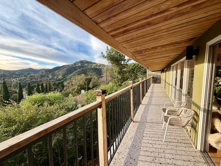 Hillside Mid-century Designer Home With Views - Altadena, CA