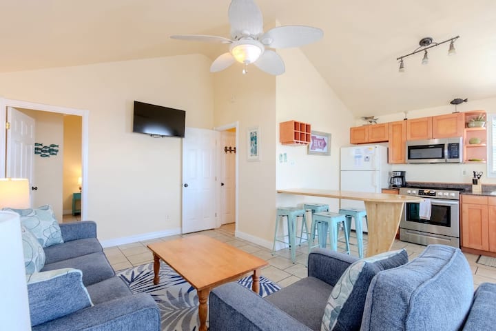 Beach Casita • Pool + Hot Tub • Sleeps 4 - Port Aransas, TX