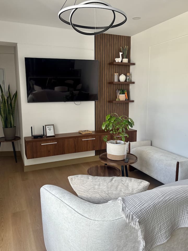 Apartamento En Surco Al Costado De Miraflores - Lima
