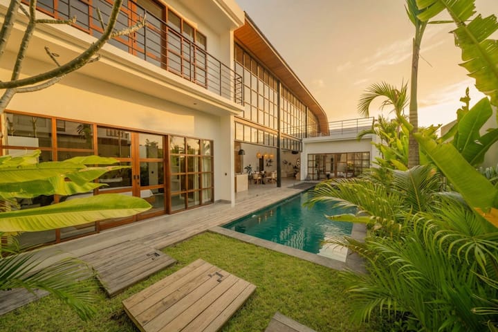 New Listing Promo-sumptuous 3br Cemagi Beach Villa - Bali