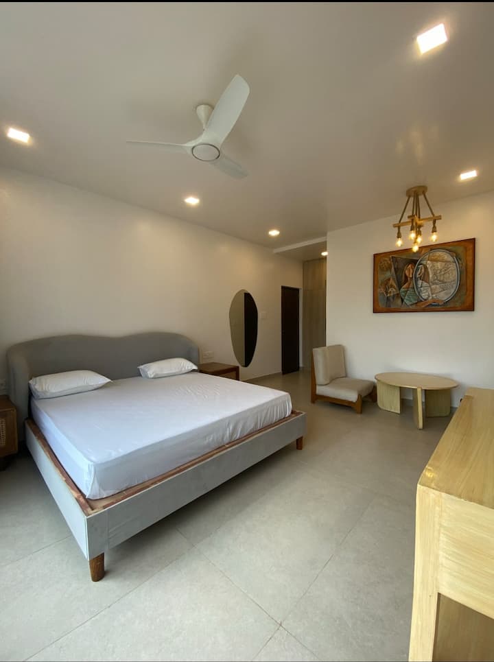 Bedroom 1 image 3