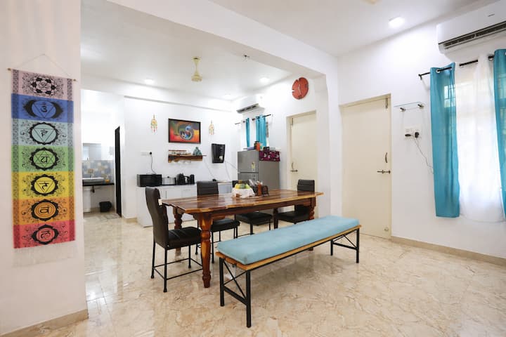 Dining area image 2