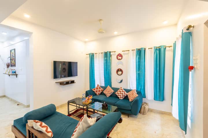 Living room image 2