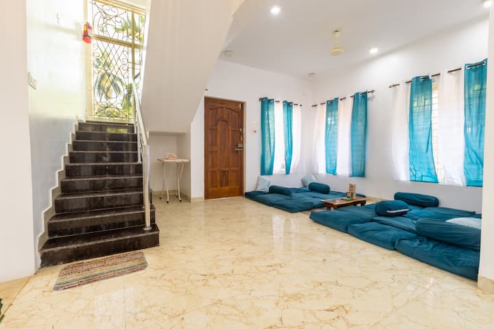 Living room image 1