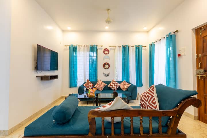 Living room image 3