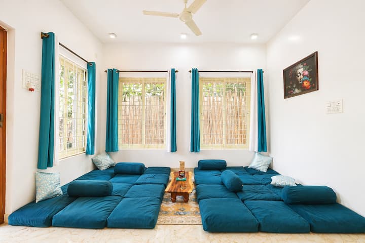 Living room image 6