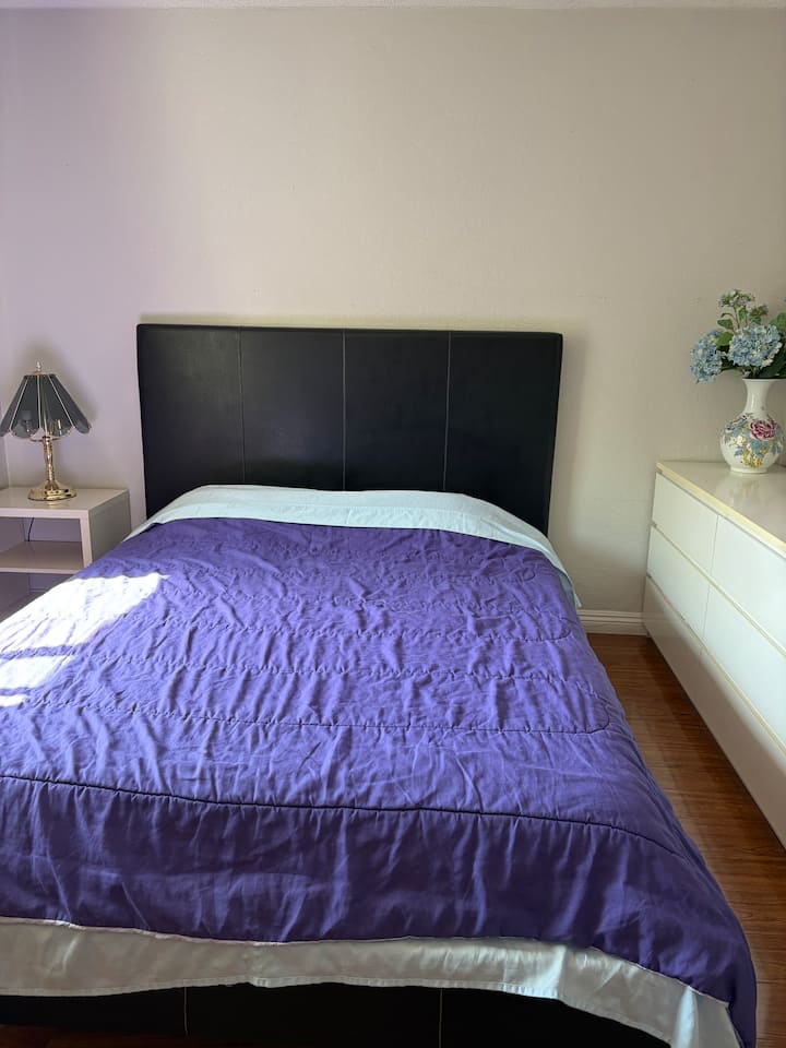 Cozy Ontario Bedroom For Short-term Rent - Ontario, CA