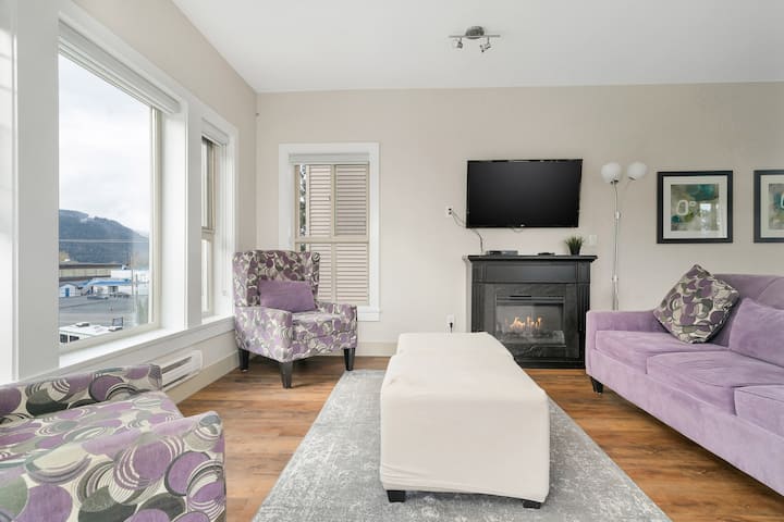 Sky Deck Mountain View · 2br · Harrison - Harrison Hot Springs