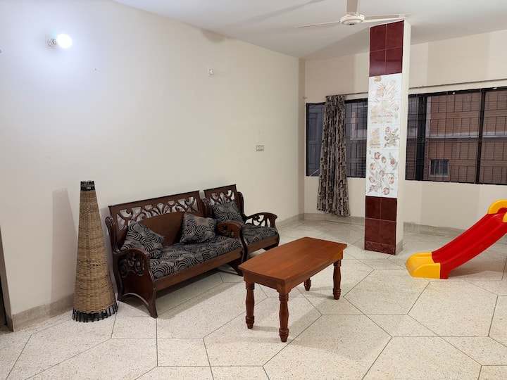 Peaceful Studio Near Shaymoli (Entire Apartment) - Bangladesh