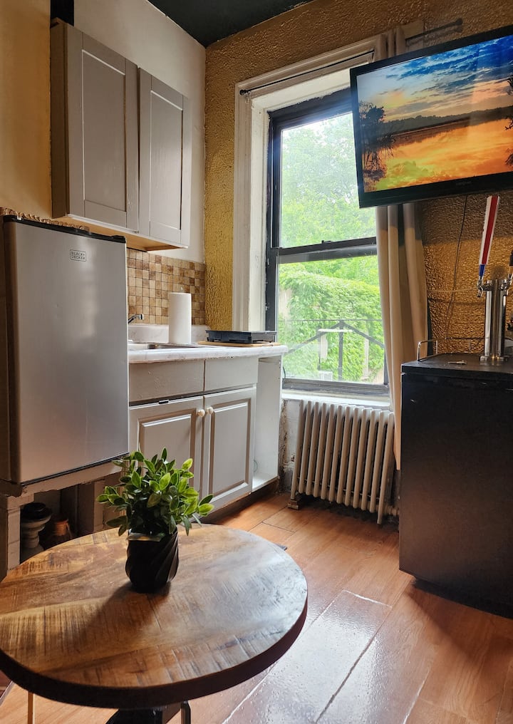 Small Studio In The Heart Of Hells Kitchen - Nueva York