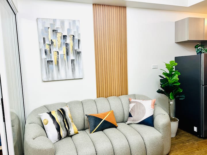 Urban Luxe 1br•near Centris Mrt & Solaire•sky Pool - Fülöp-szigetek