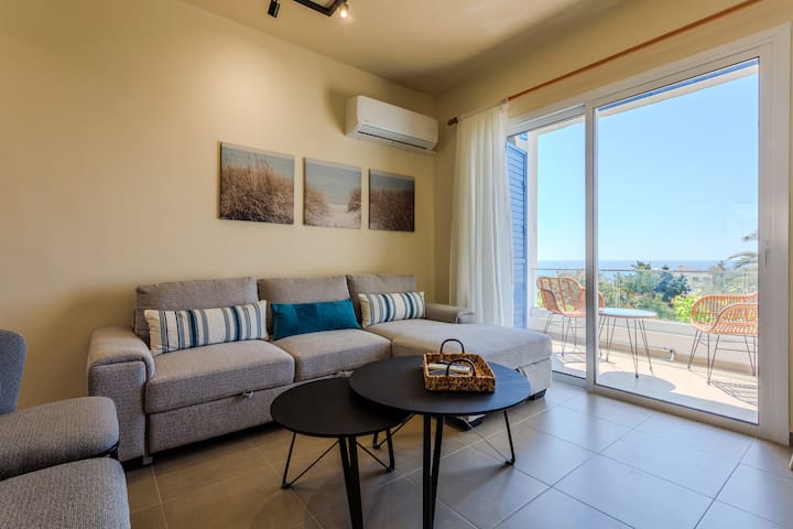Estéa • Royal Blue - Modern Holiday Apartment - Paphos