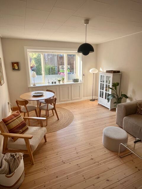 Successful Airbnb property: Cozy apartment with access to a sunny courtyard in Brønshøj Husum