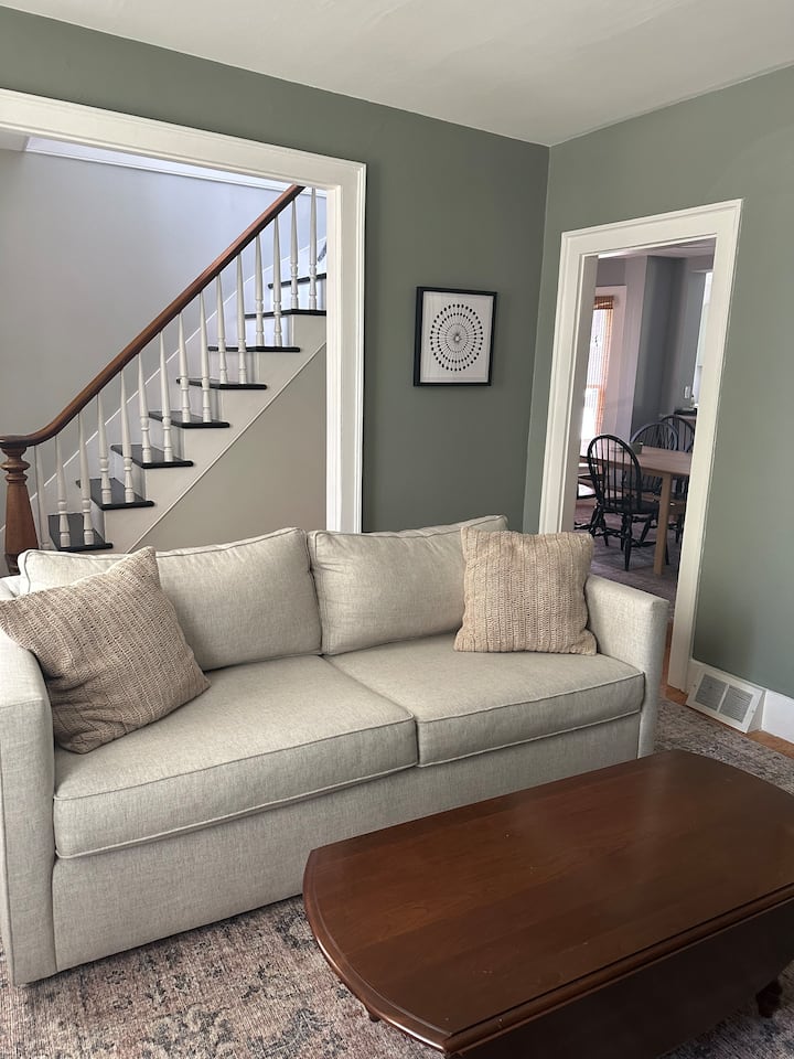 Beautiful 3-bedroom House, Lake Town Retreat! - Cazenovia, NY