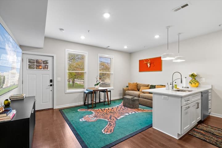 2br 2ba Dc Oasis Free Parking Near Capitol Hill - Washington Navy Yard, DC