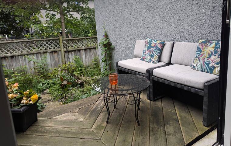 Westboro BeachHouse – Outdoor Jacuzzi, Netflix gallery image 5