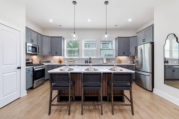 3br Mid-century Modern Luxe Getaway - Charlotte, NC