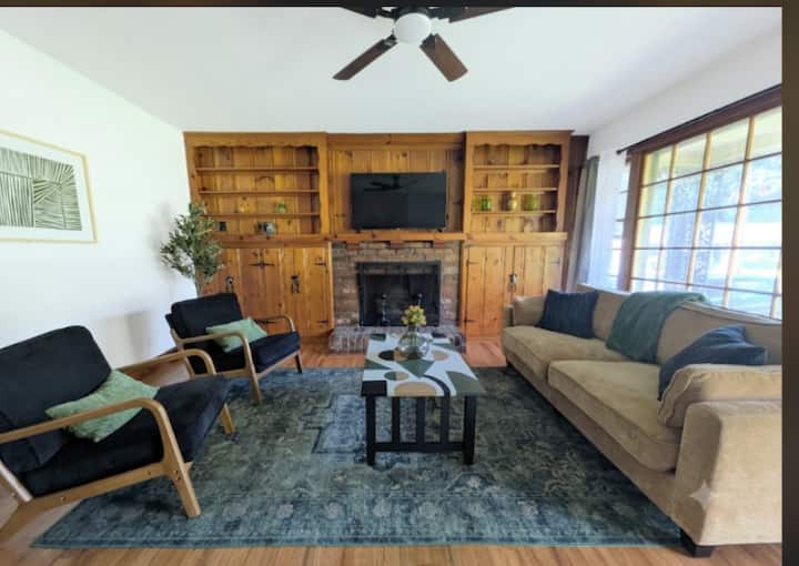 Peaceful 2 Bed Home W/ Private Yard, Quiet Spot - Spartanburg, SC