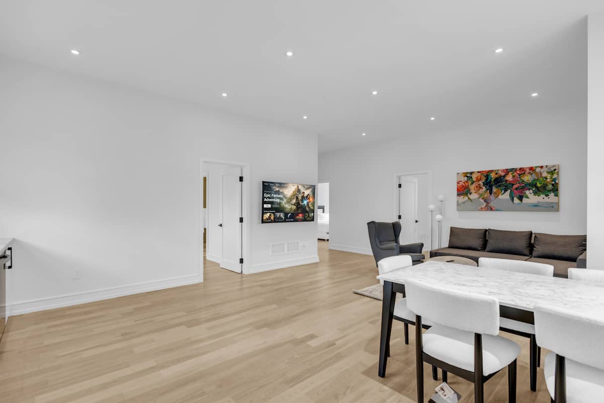 Fully equipped kitchen in a Mississauga furnished apartment