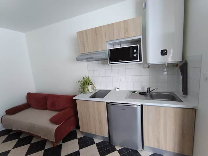 Studio Au Pied De La Tour D'oudon. - Oudon