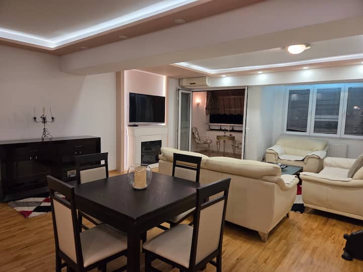 Modern City Apartment - Macedonia del Norte