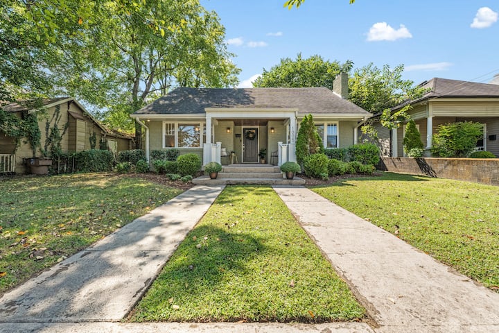 Sleeps 12 - Dog-friendly Nashville Cottage - 納什維爾