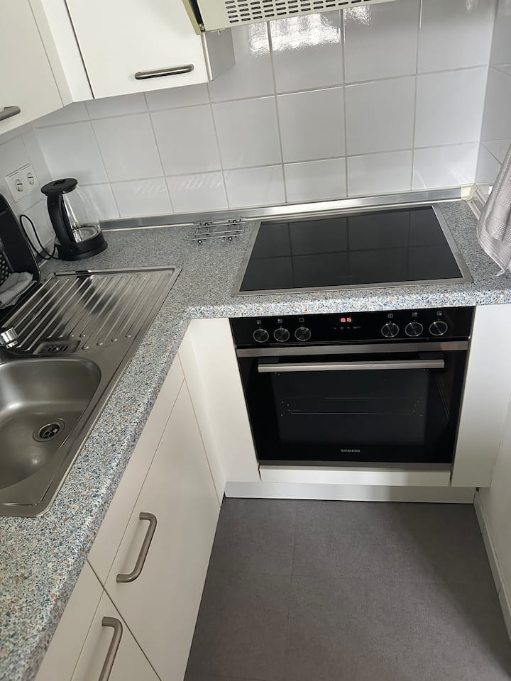 Elegantes 1-zimmer Apartment Mit Balkon Top-lage - Düsseldorf