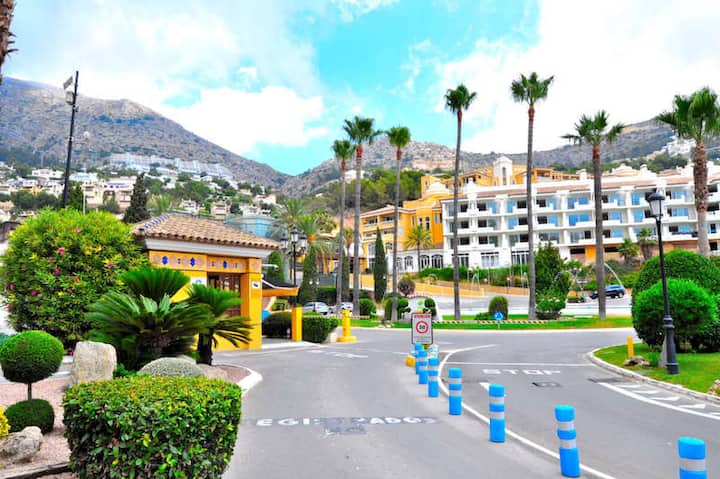 Chalet Con Piscina En Altea - Altea
