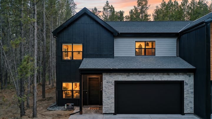 20 Min To Yellowstone, Hot Tub, Luxe Home, Bbq! - Island Park, ID