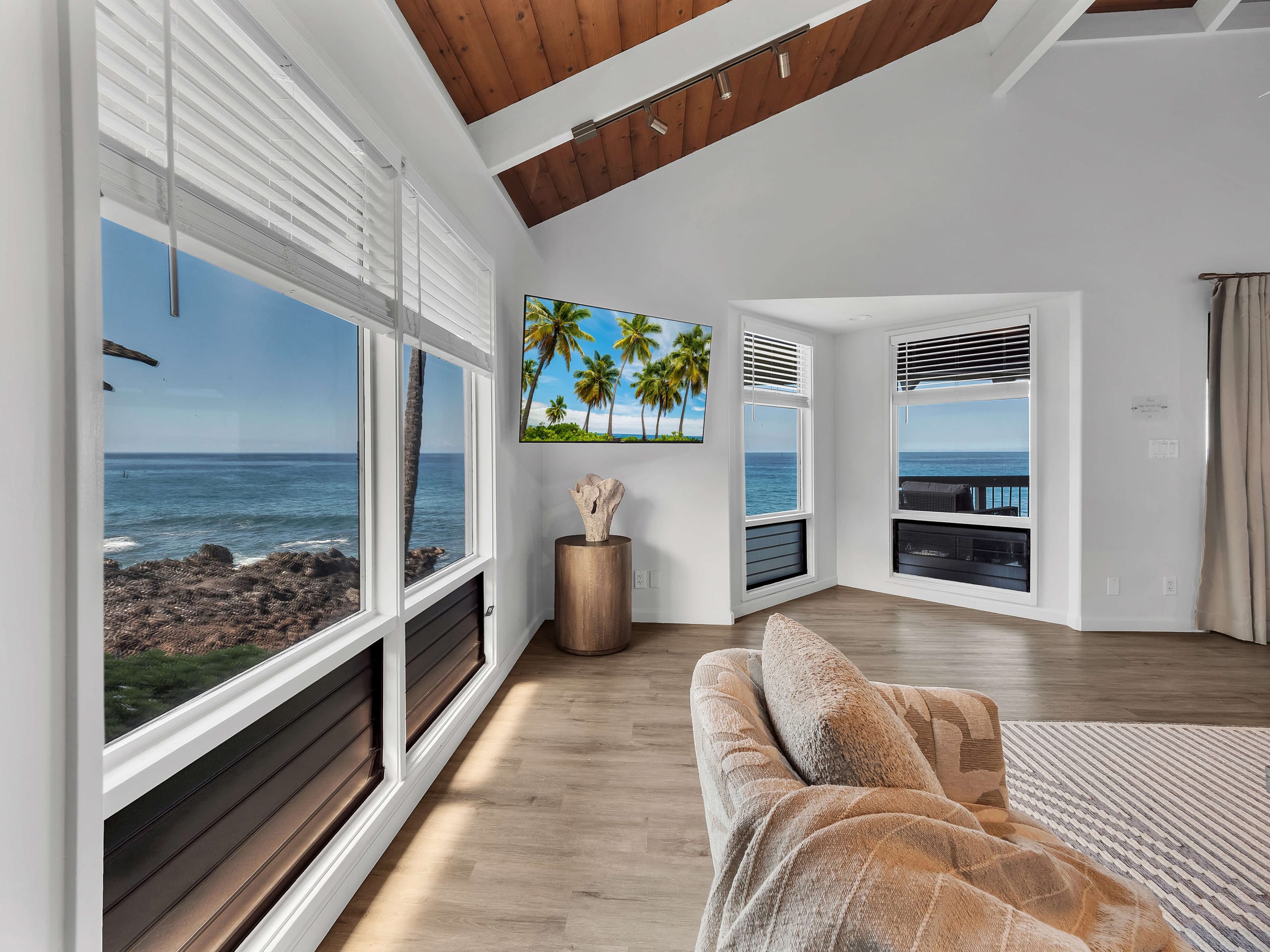 Oceanfront 3BR Kona Penthouse — Unreal Ocean Views - Photo 5