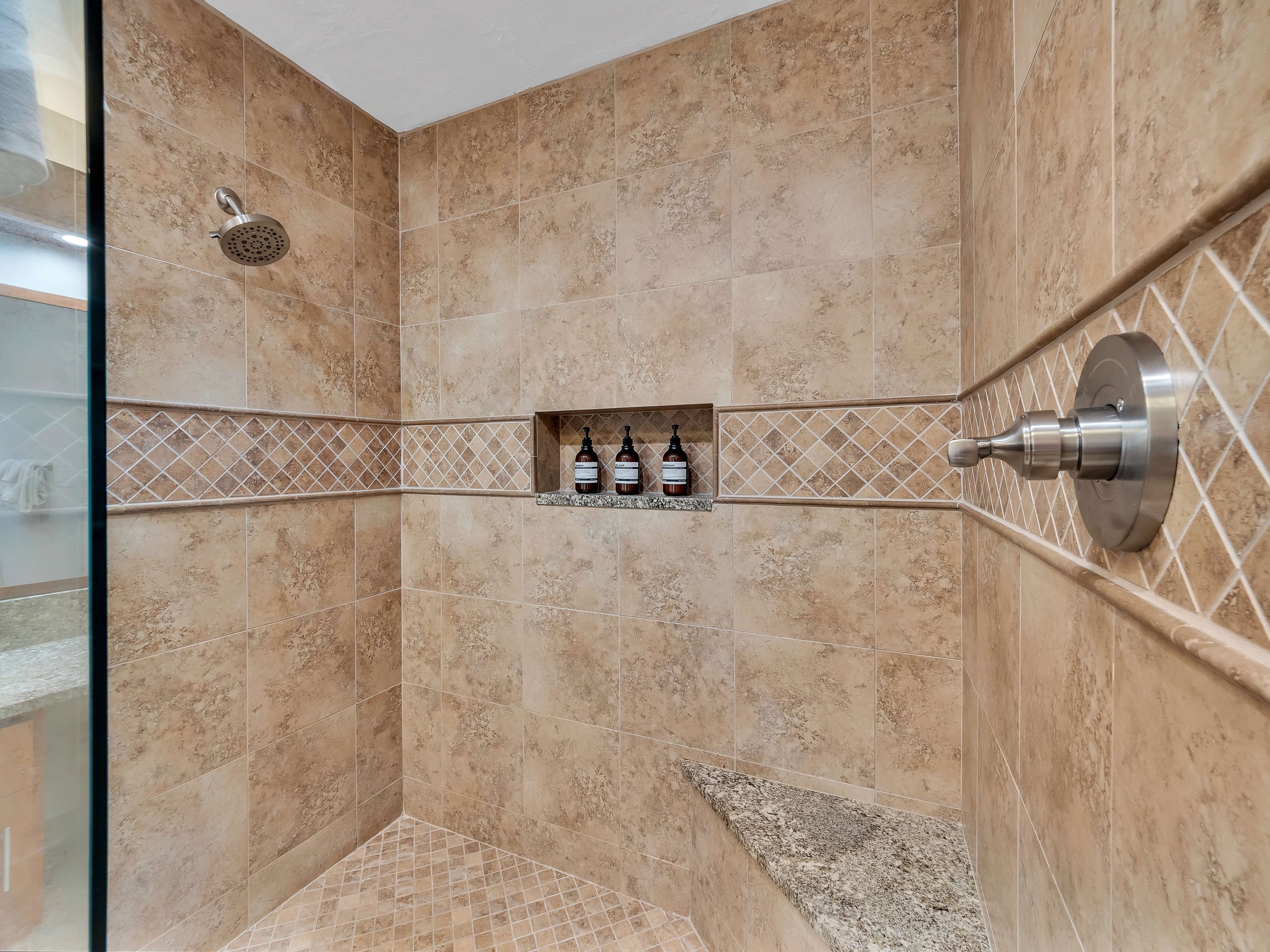 Oceanfront 3BR Kona Penthouse — Unreal Ocean Views - Photo 28