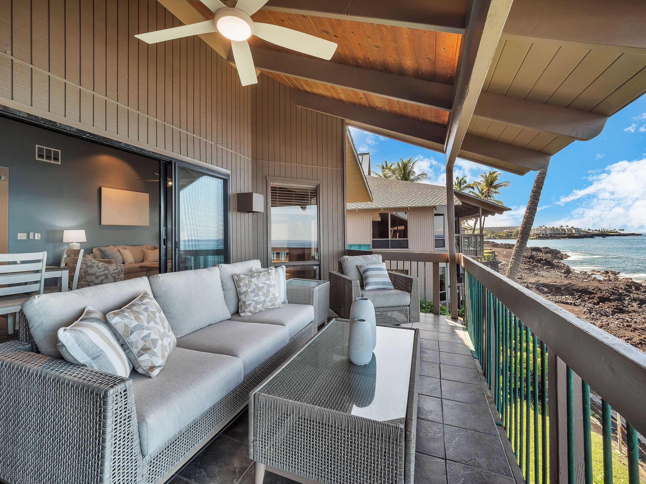 Oceanfront 3BR Kona Penthouse — Unreal Ocean Views - Photo 33