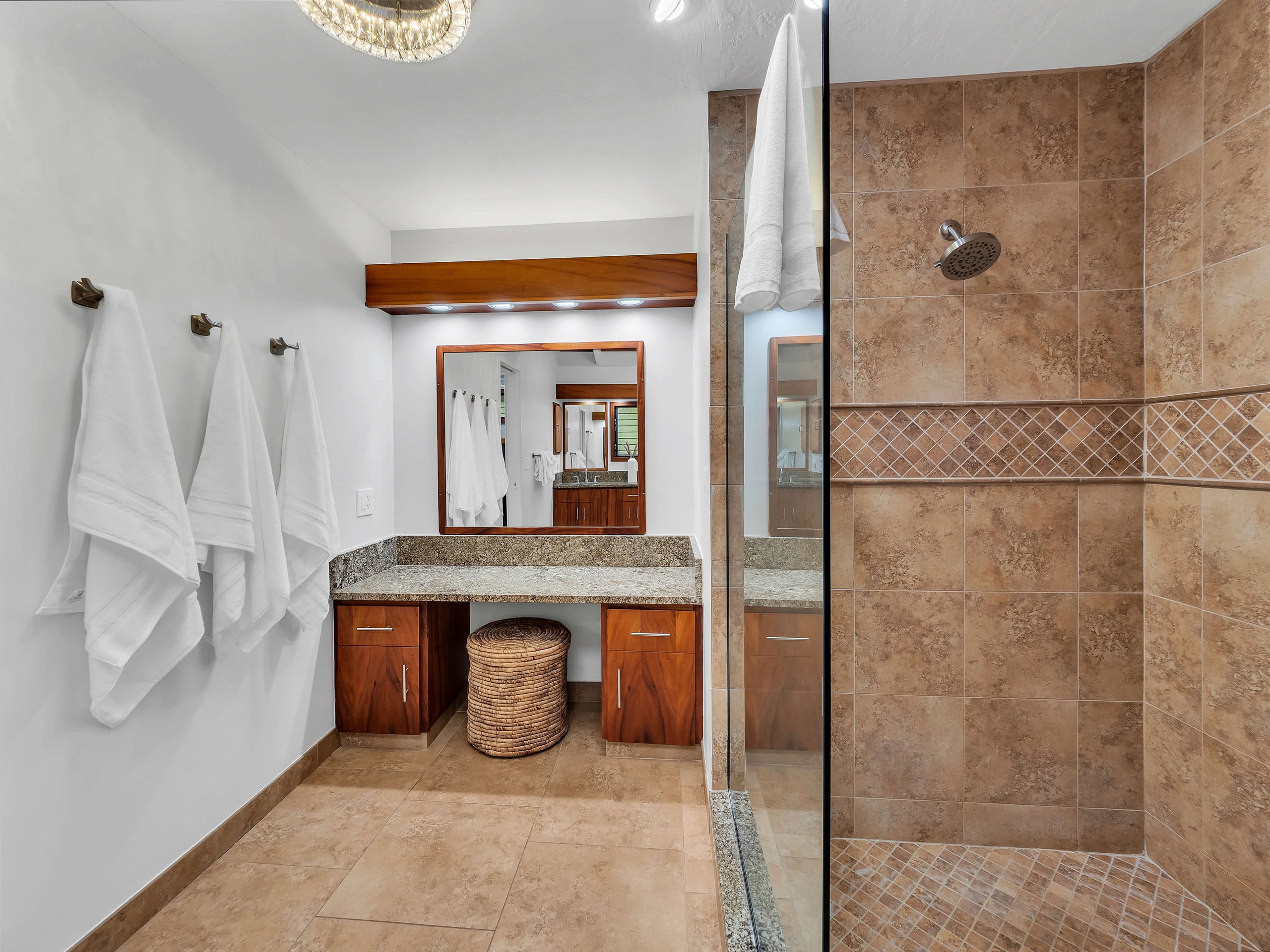 Oceanfront 3BR Kona Penthouse — Unreal Ocean Views - Photo 27