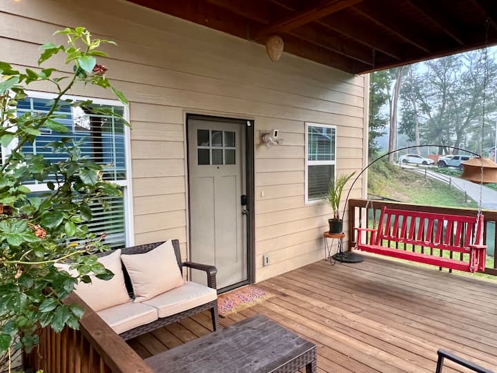 Spacious, Private Apartment Walkable To Haywood Rd - Asheville, NC