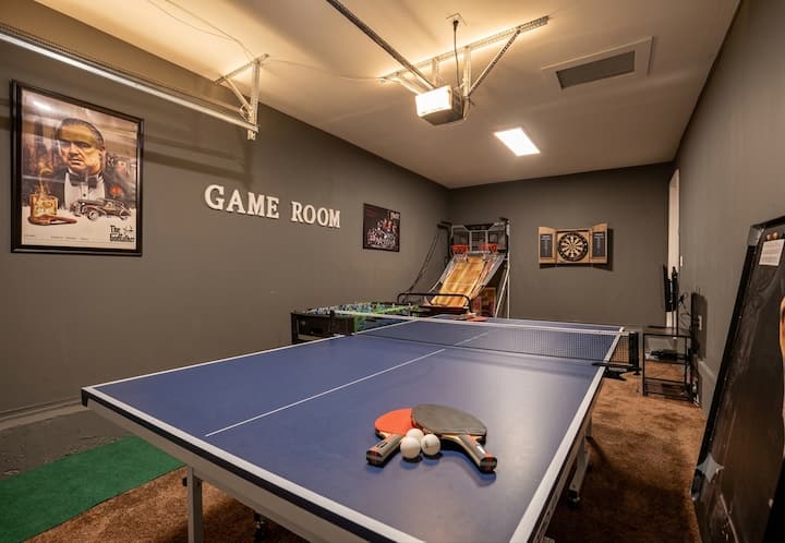 Stylish 3br Home | Game Room & 2 King Beds In Kc - Overland Park, KS