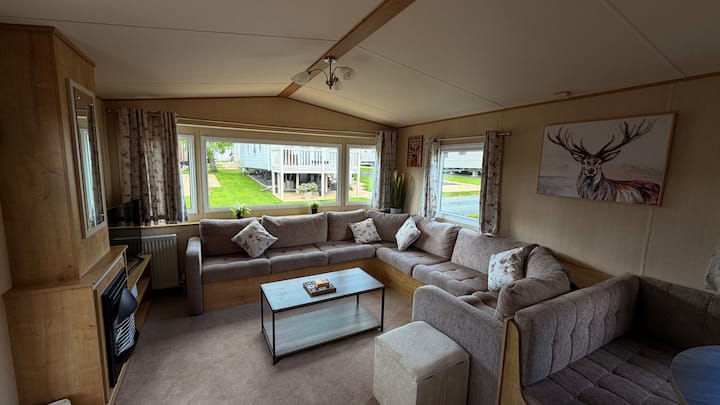 Malvern View Holiday Park Modern 6 Caravan Getaway - Malvern Hills